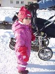 Mitte November 2007 - Lea geniesst das schöne Wetter und den Schnee